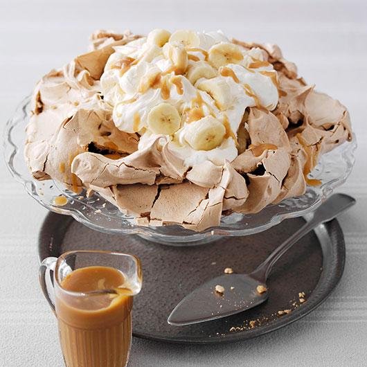 Banoffee Pavlova from Cook it Slowly!