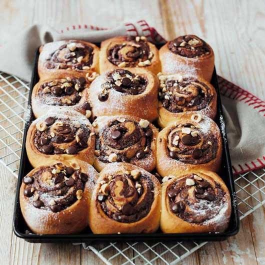 choc'n'nut chelsea buns